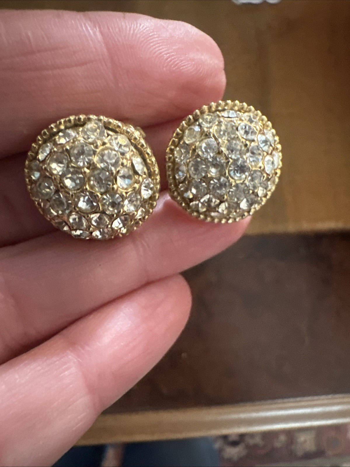 Vtg Mid 20th Century Rhinestone Gold Color Brooch And Matching Clip On Earrings
