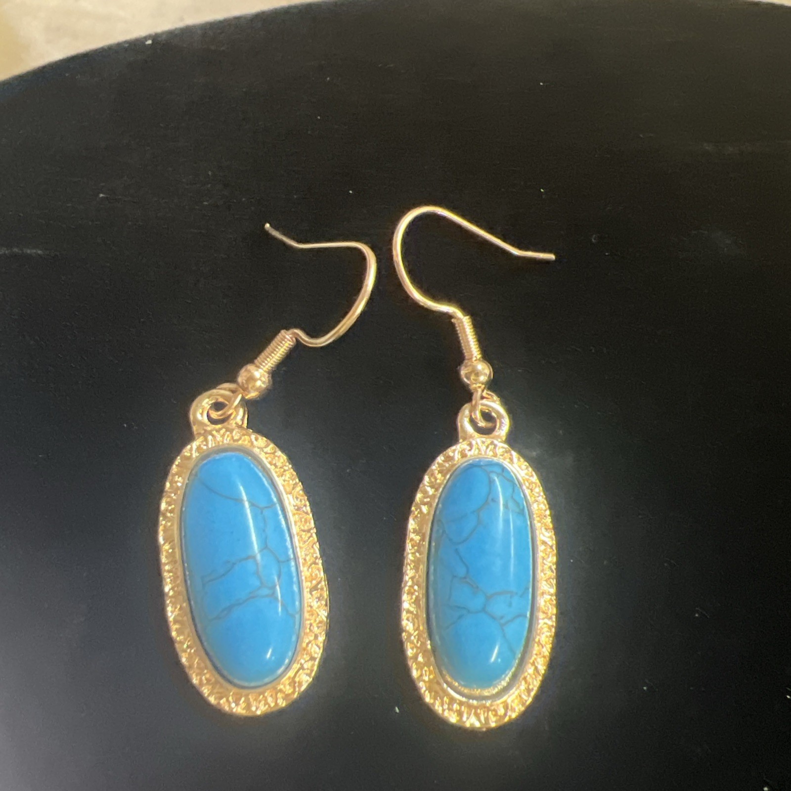 Blue Howlite Set of Bracelot (6.5-8.5ln) and Earrings in Rosetone 100.00 ctw #47