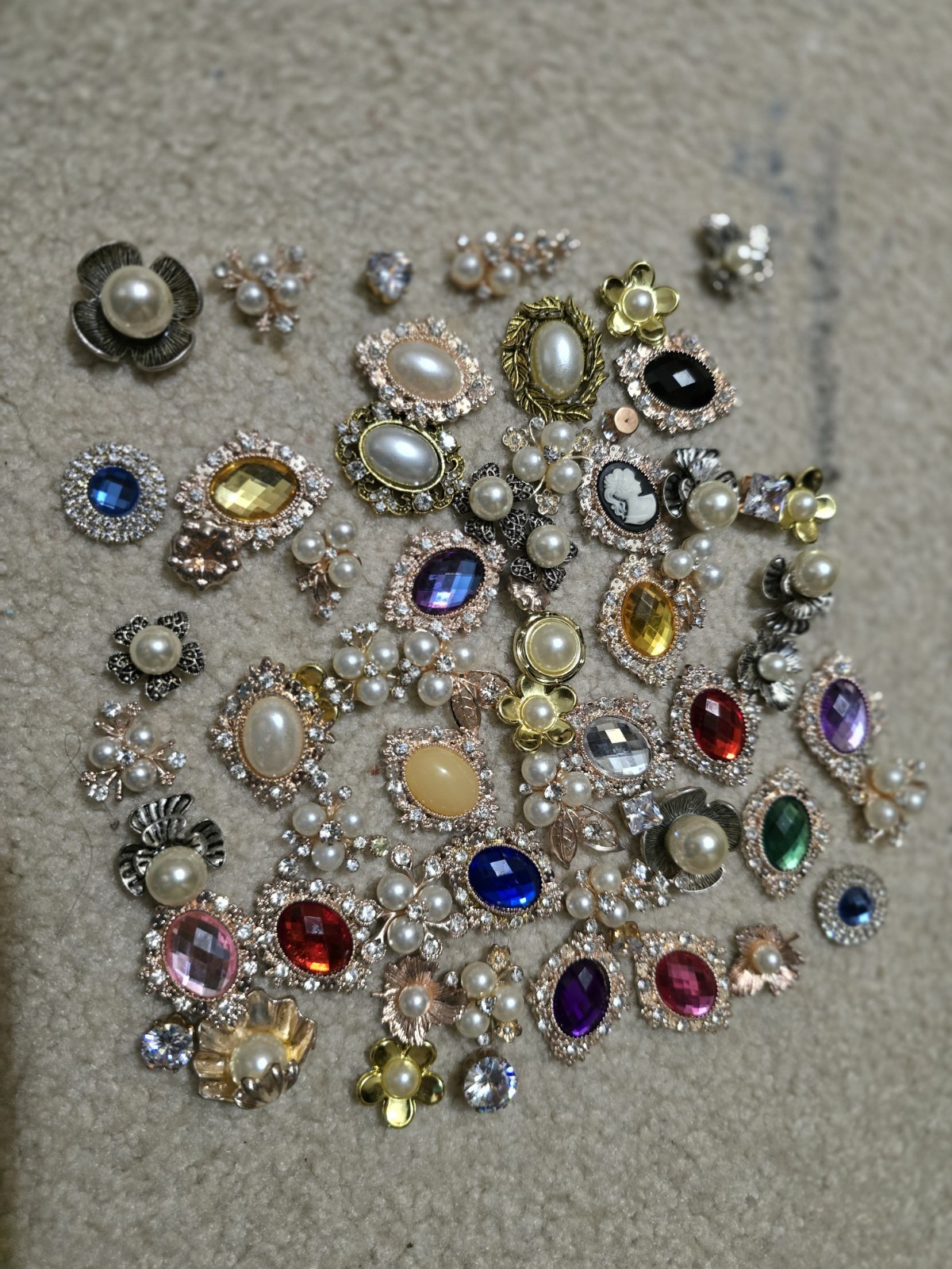 Mixed Lot Multicolor Charms & Findings Metal Glass Faux Pearl Rhinestones
