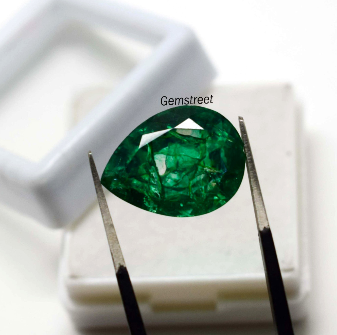 Certified 8.95 Ct Green Emerald Pear Shape Natural Loose Gemstone High Quality