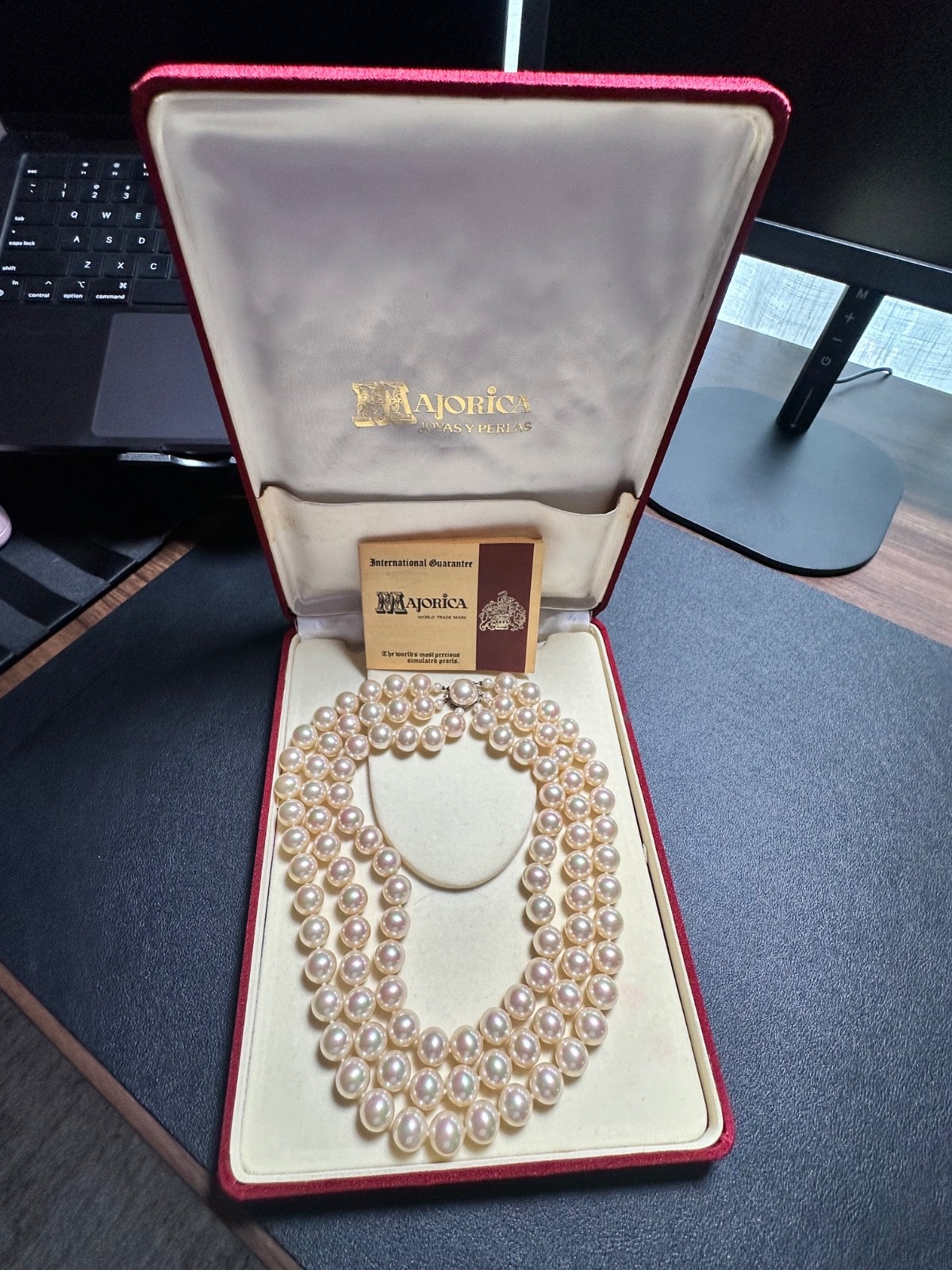 Vintage Majorica Simulated Pearl Necklace w/Box