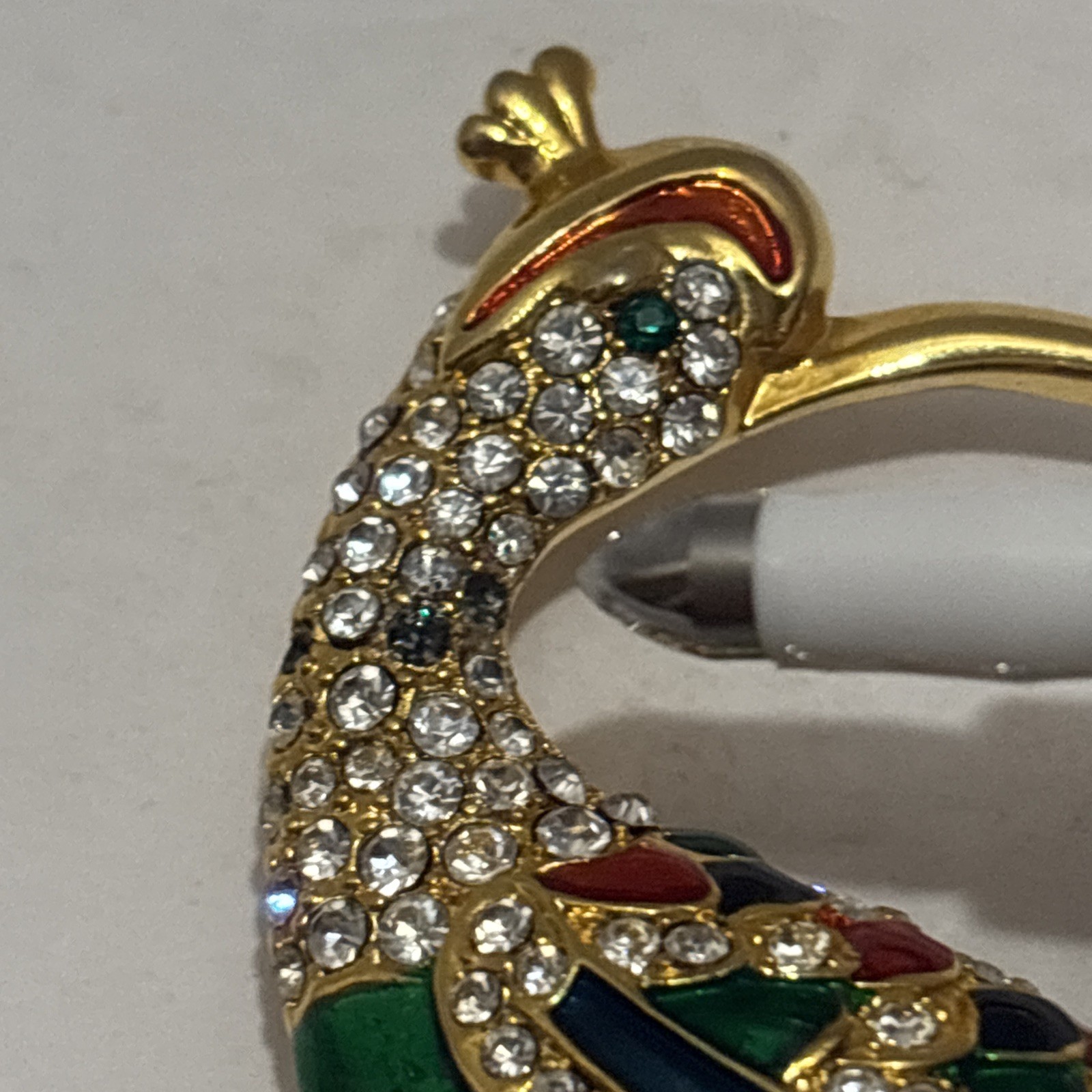 Vtg 1980s rhinestone enamel peacock paradise bird brooch