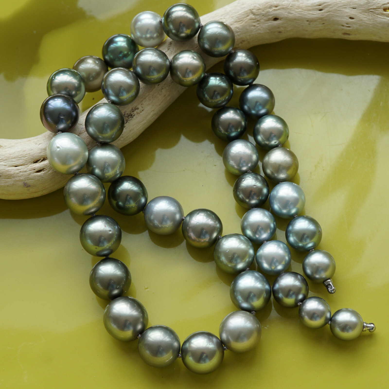 Tahitian Cultured Pearl Necklace 9-11mm 45.5cm Multicolor AA Wow Quality