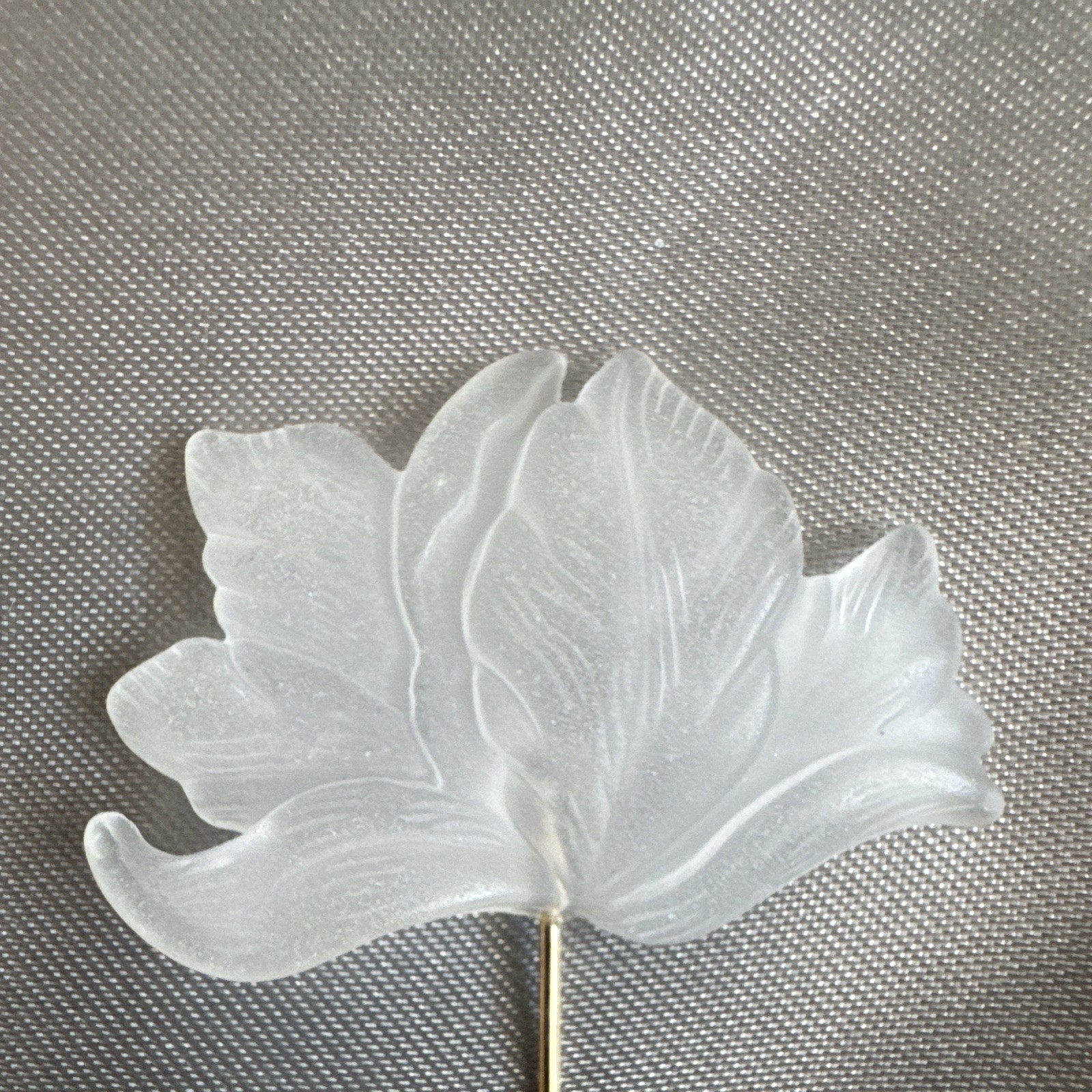Clear Flower Stick Pin Lapel Hat Pin Gold Tone Metal/Plastic 3 in
