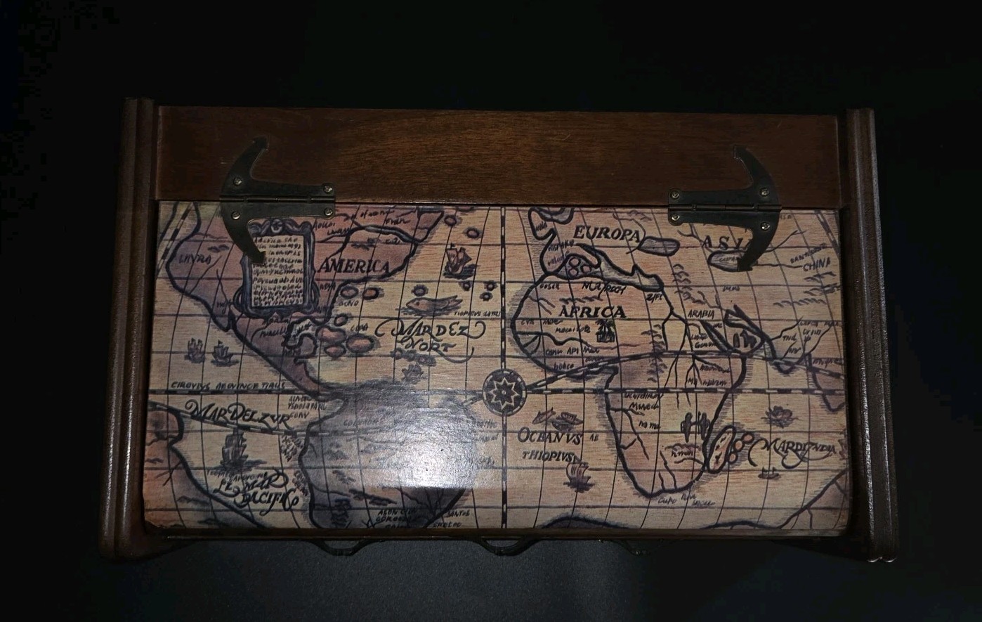 Vintage Wooden Valet Storage Box W/ Lid And 1 Drawer, World Map – Travel Themed