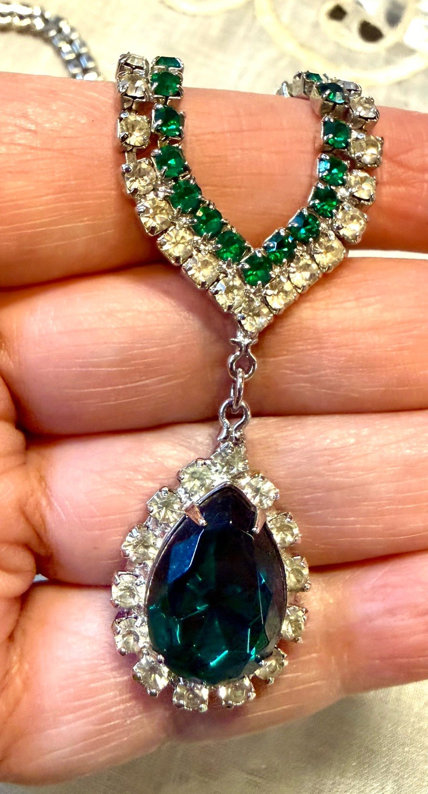 Vintage Emerald Green Rhinestone Necklace Earrings Set Chandelier