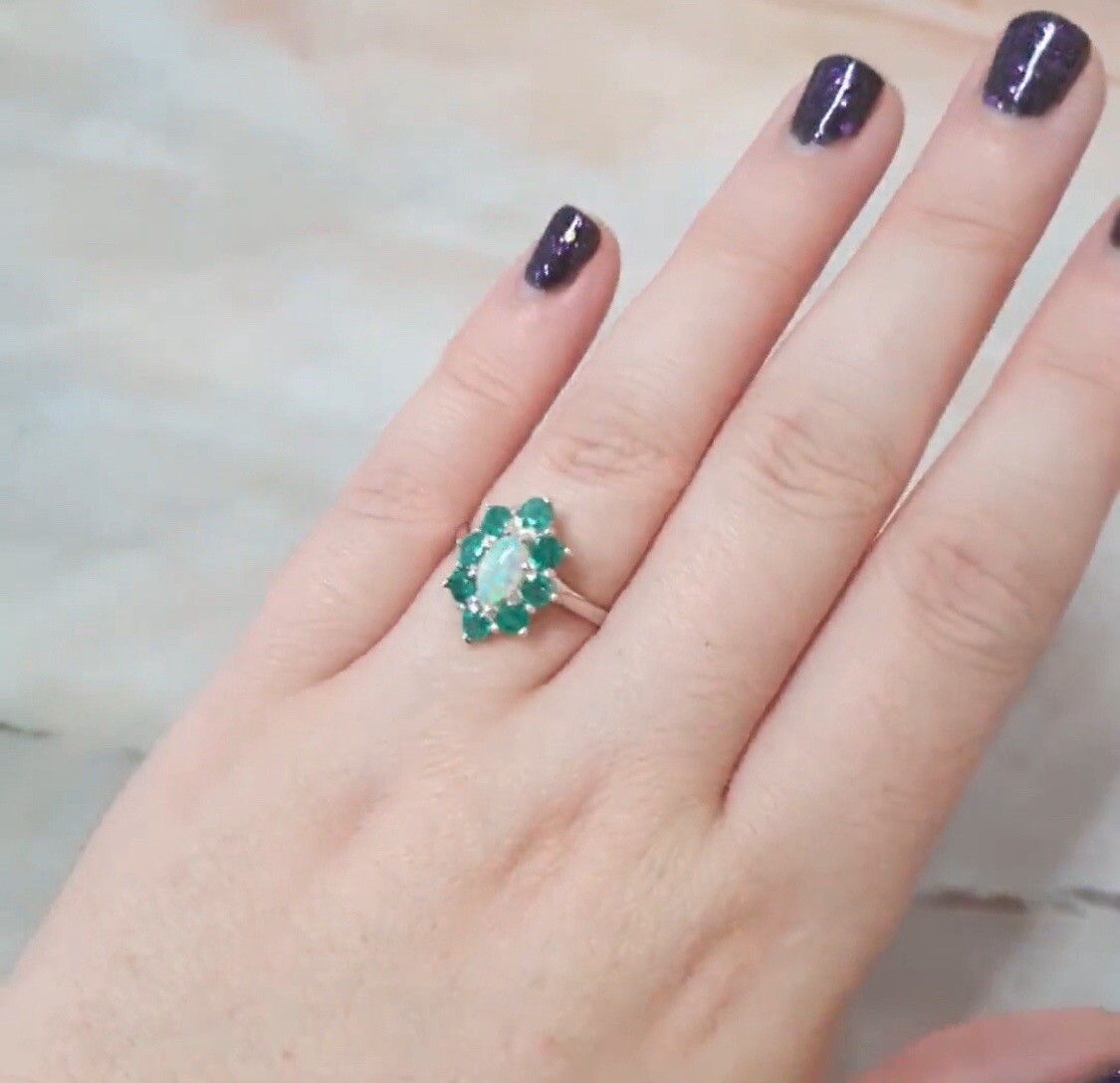 Natural Emerald & White Fiery Opal – English 925 Sterling Silver Ring / Ring
