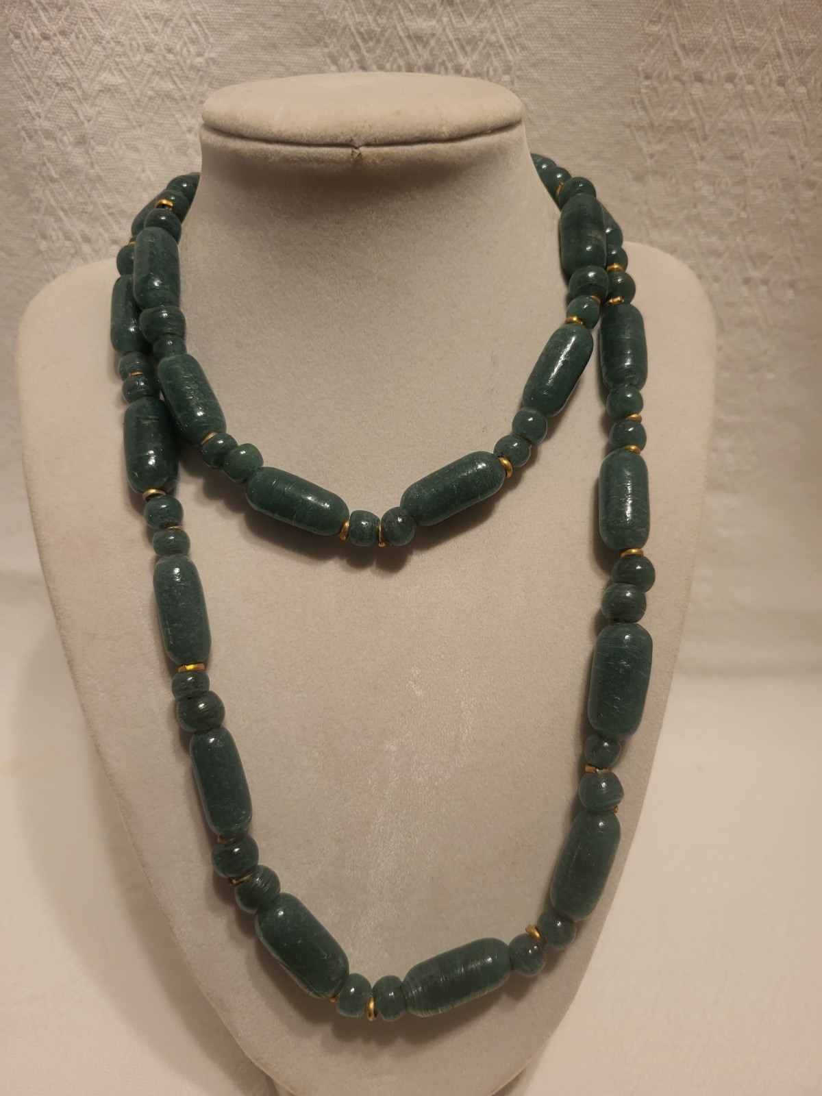 Green Stone Beaded Strand Necklace Barrel Beads More Than 36in