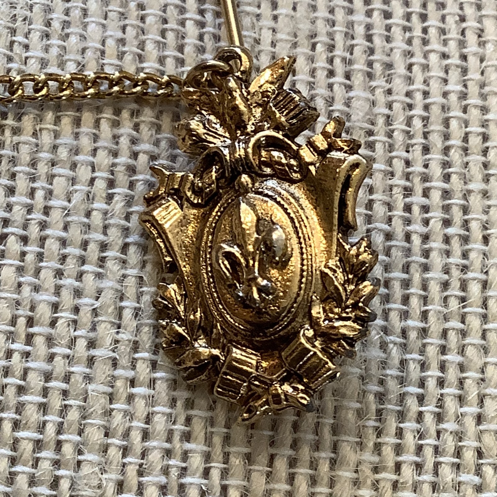 Arthur Pepper gold silver crown Fleur De Lis Eagle lapel stick pin Medieval king