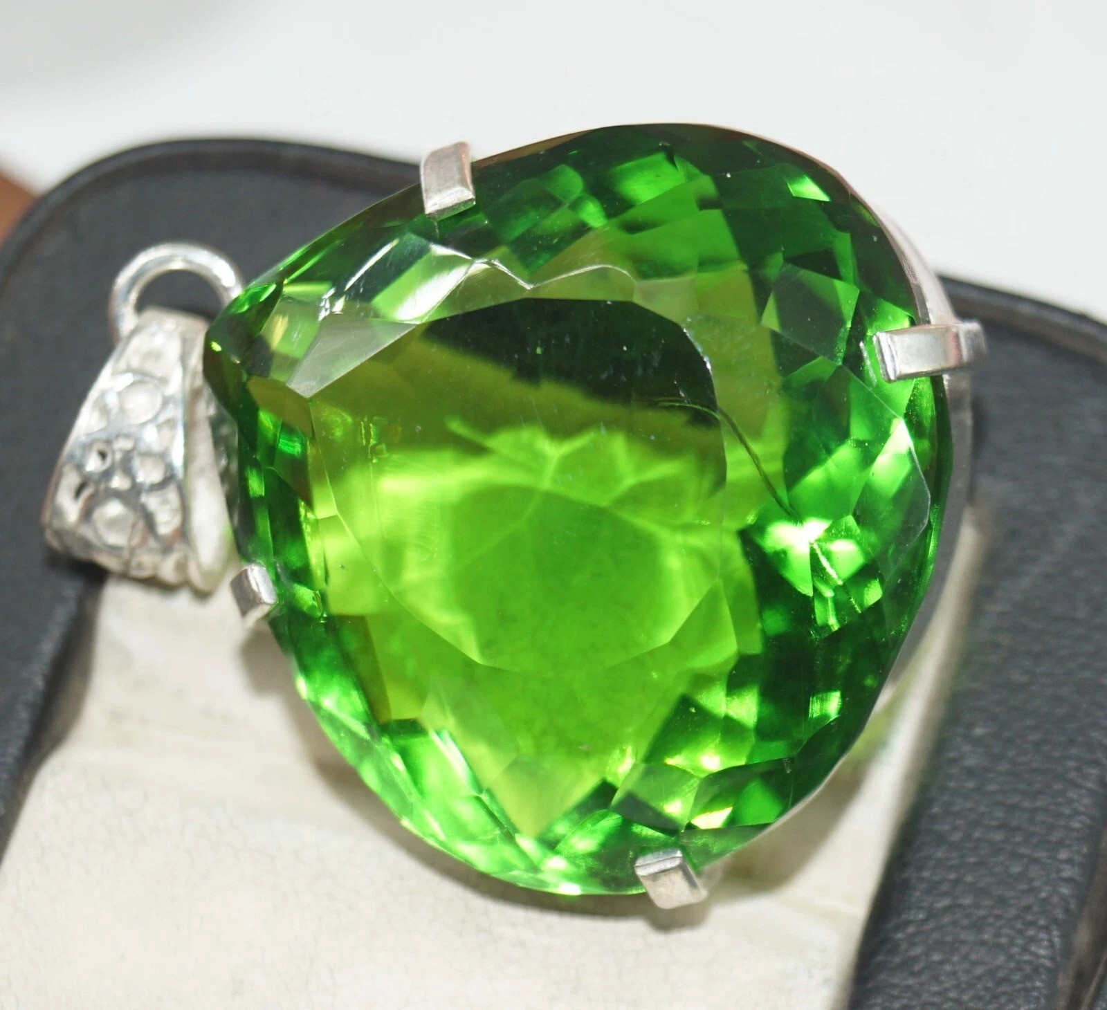 Certified Natural 101.60 Ct Green Topaz Pear Cut Pendant Loose Gemstone