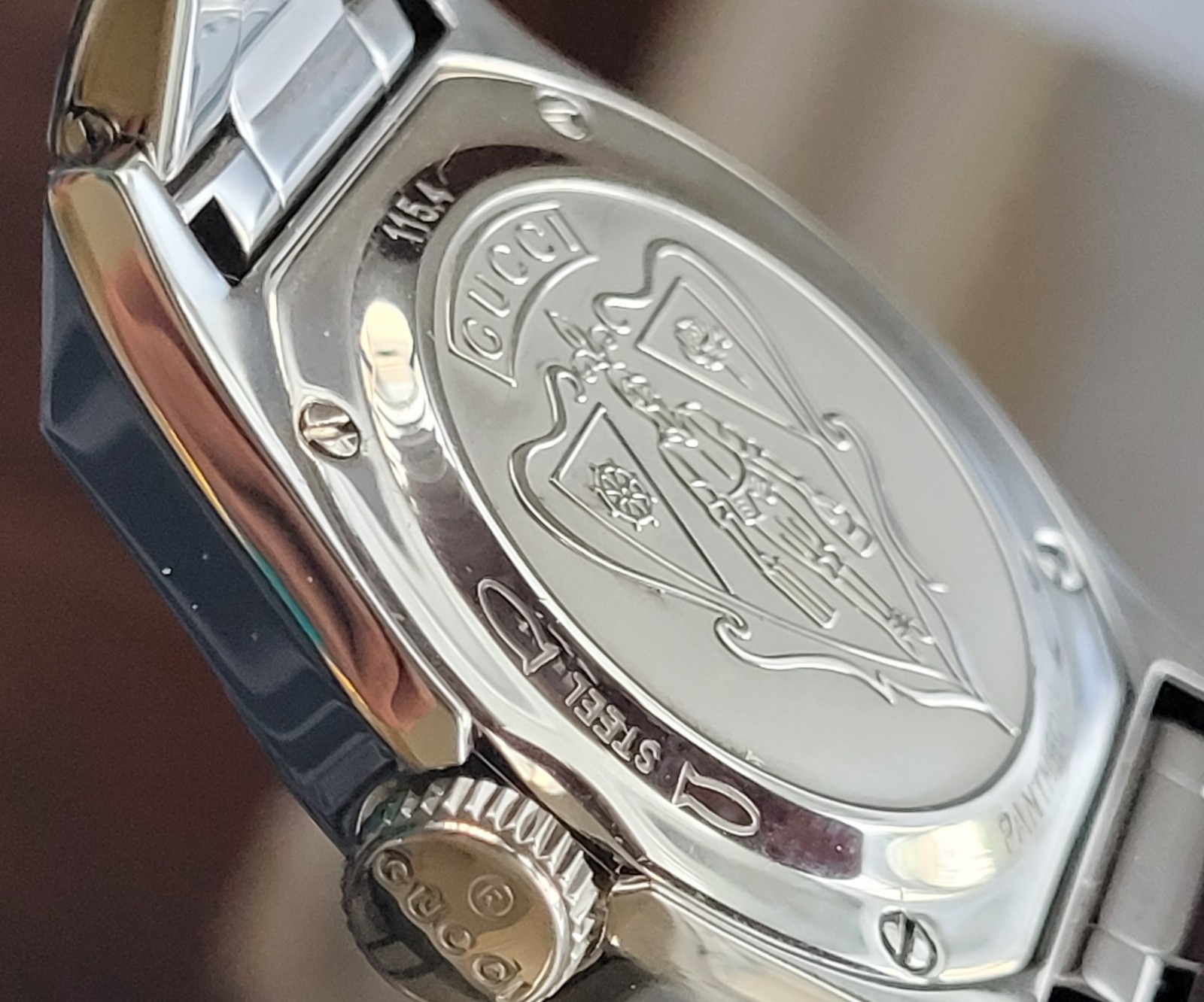 Gucci Pantheon 115.4,Authentic,35MM,Mother Of Pearl Dial,Excellent,Hardly Worn.