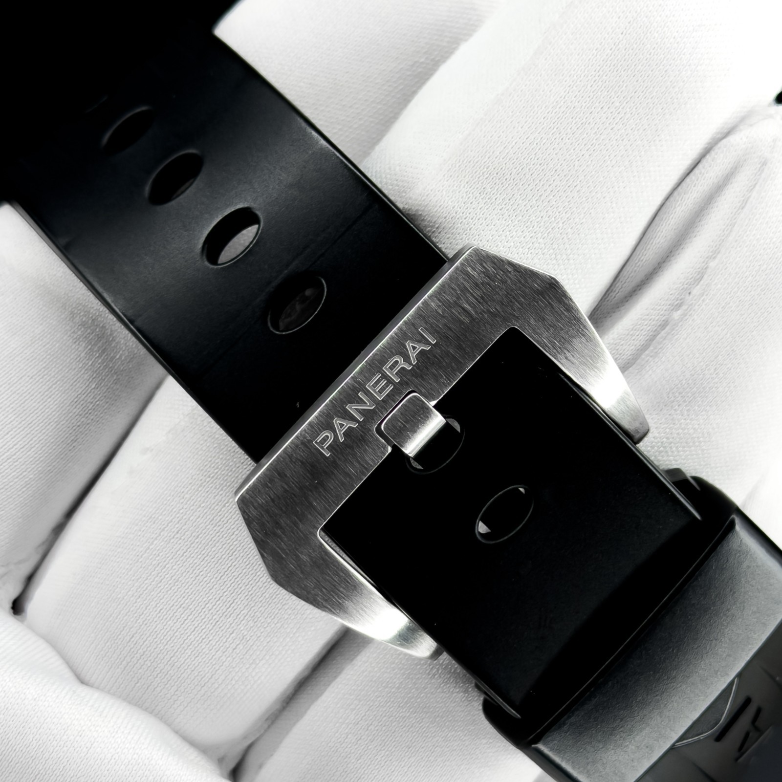 Panerai PAM 1312 Luminor Marina – PAM01312 Complete Set with Extra Strap