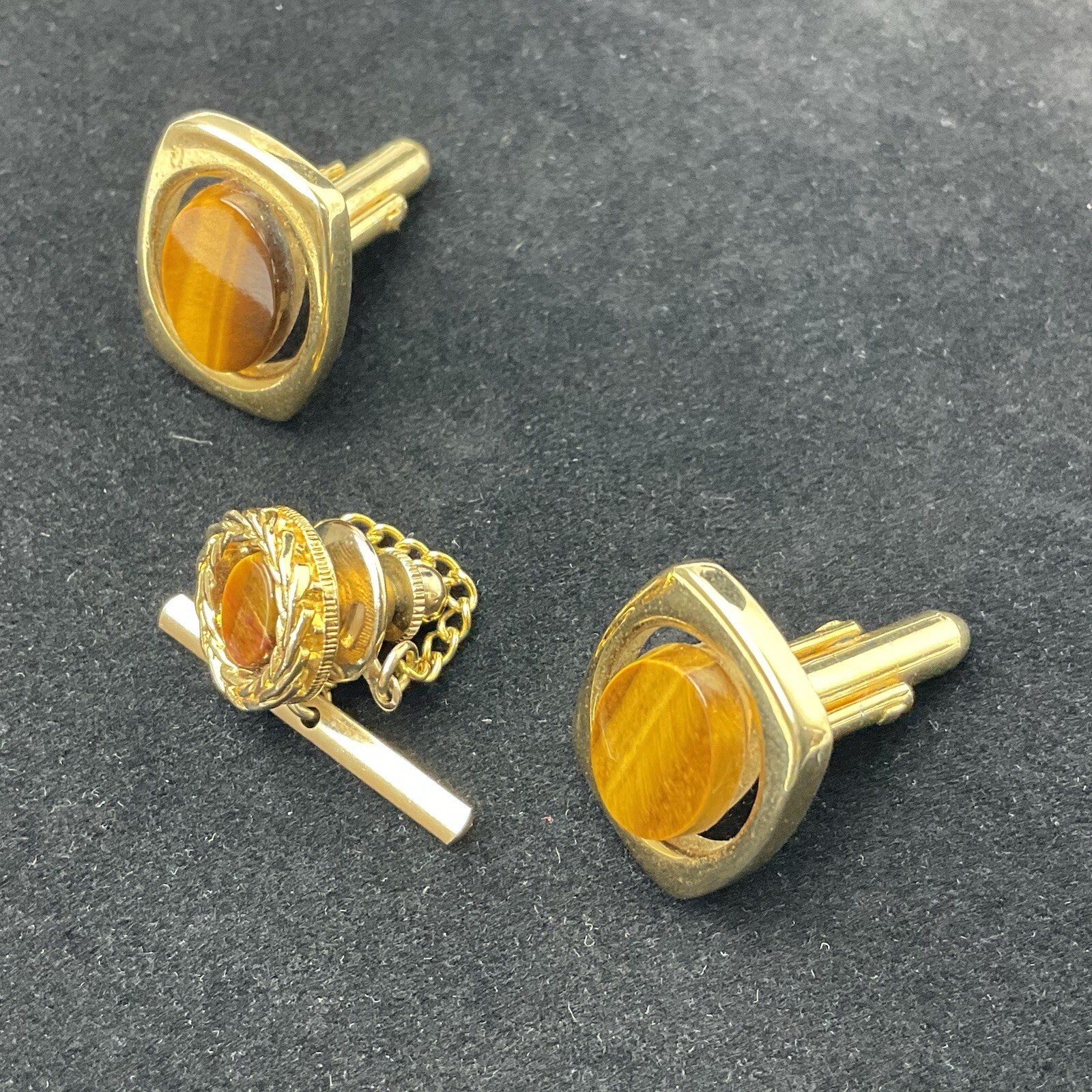 Vintage Genuine Tiger’s Eye Cuff Links Tie Tac Set Open Gold Tone Metalwork Oval