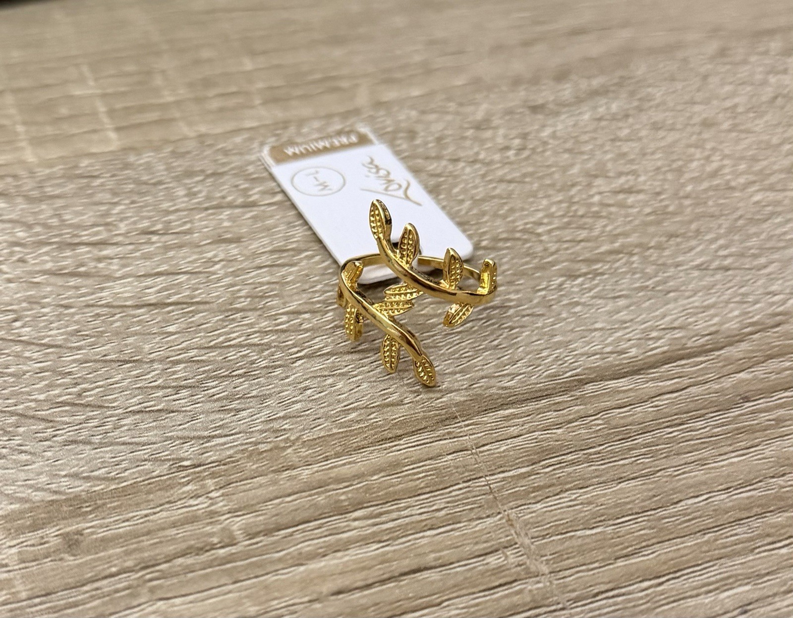 Lovisa Premium Gold Tone Laurel Leaf Wrap Ring M-L New