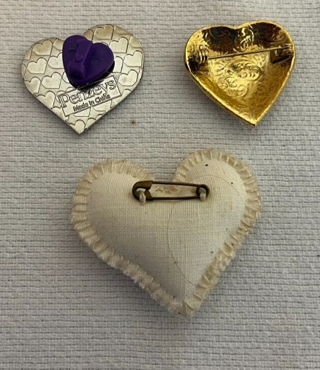 Lot of 3 Pinback Buttons Pins Hearts FORGET ME NOT Gold Tone KIND & Cloth