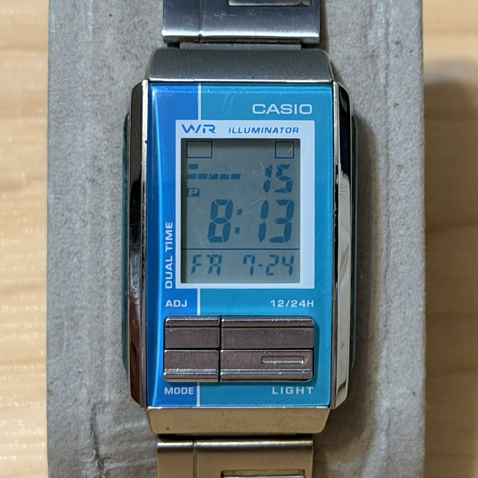 Casio LA-201W Vintage Silver Display Illuminator Futurist Digital Watch LA201