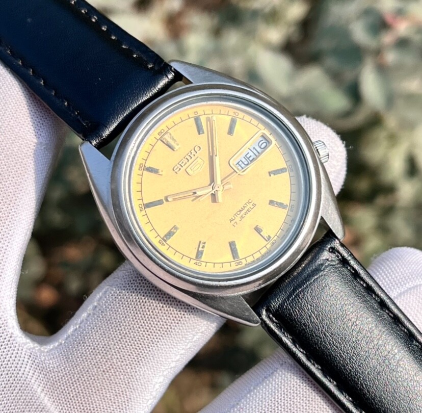 Vintage Seiko 5 Automatic Dress Formal Japan Made Men’s Watch 7009-3181