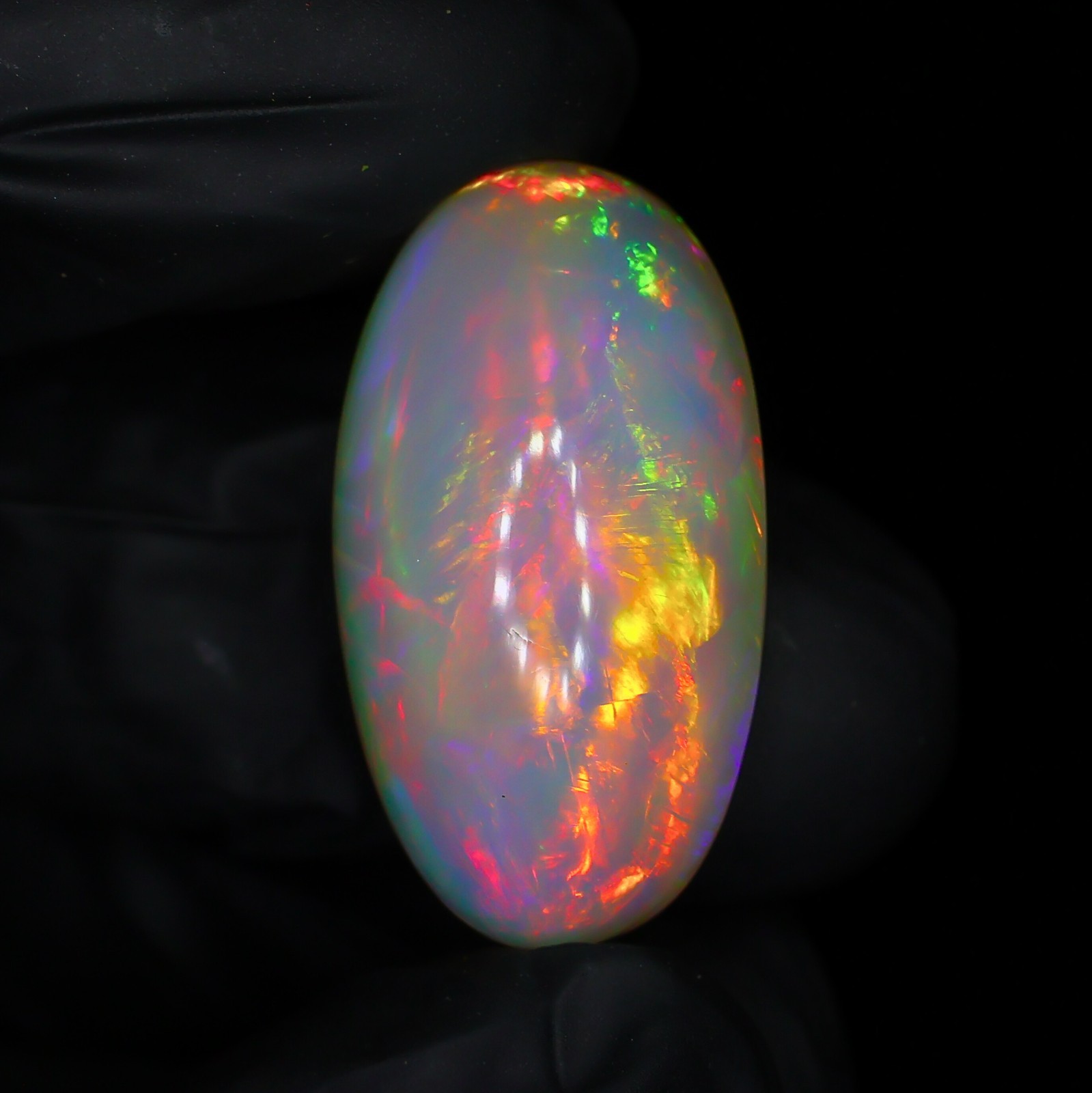 Natural Opal Cabochon 21.65 Ct Natural Welo Opal Gemstone 27×14.50×11.50mm