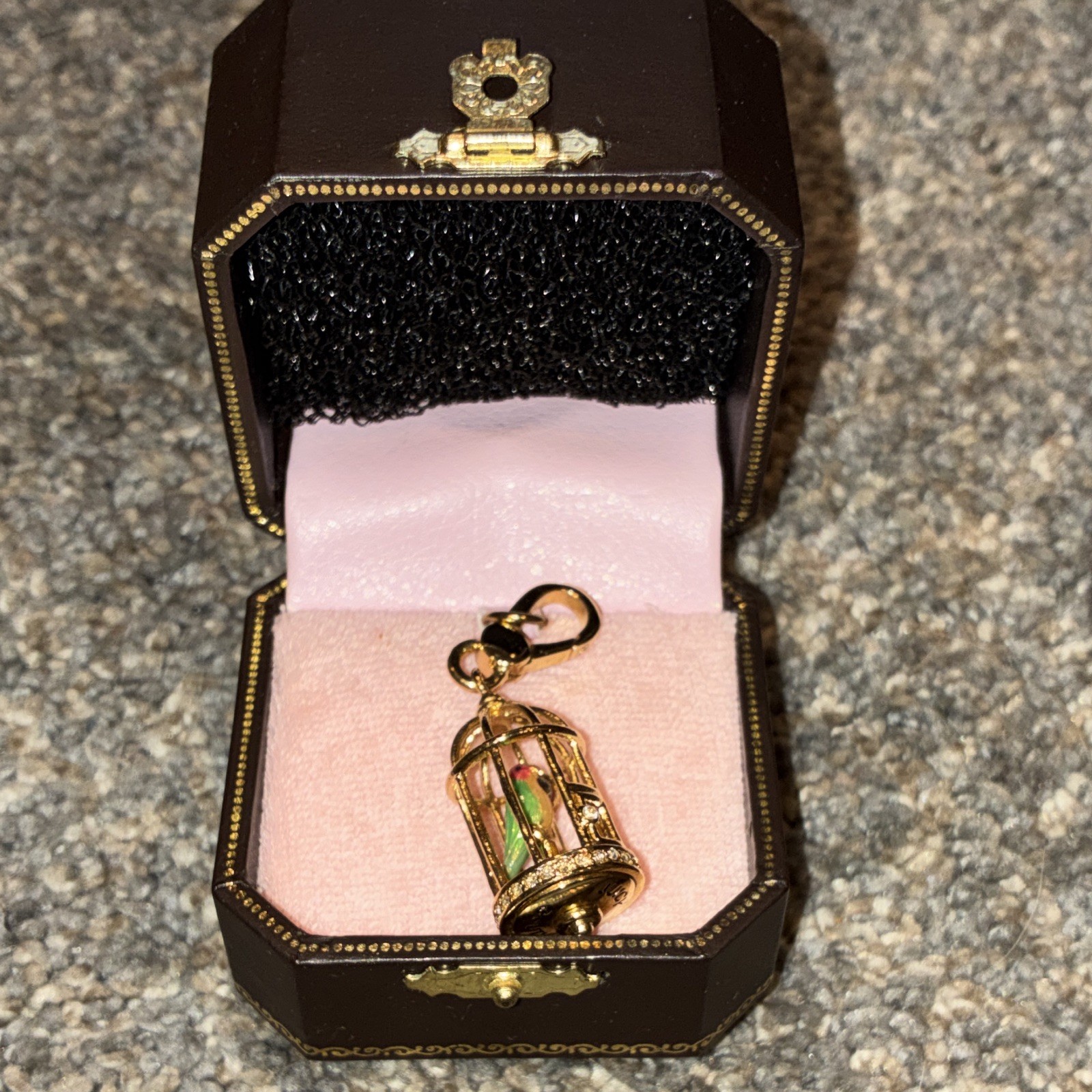 Juicy Couture 2009 Gold Tone Metal Birdcage with parrot Charm and Lobster Clasp