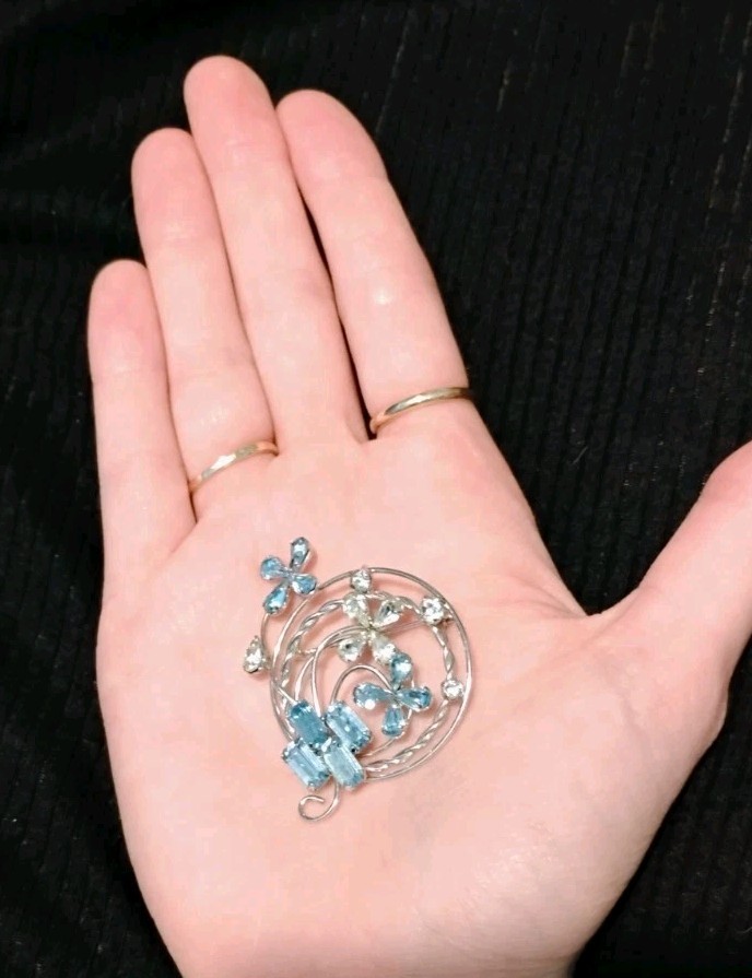 Vintage STAR ART Sterling Silver Twist Blue & White Crystal Flower Pin Pendant