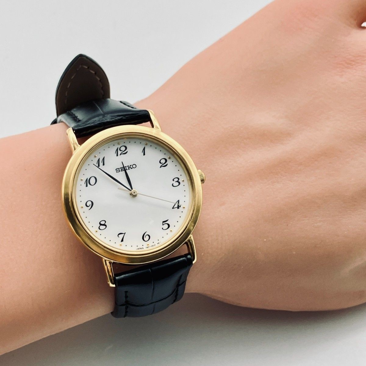 Working SEIKO 7N01 0BH0 Watch Men’s Ladies’ Gold Color White Dial Round Quartz
