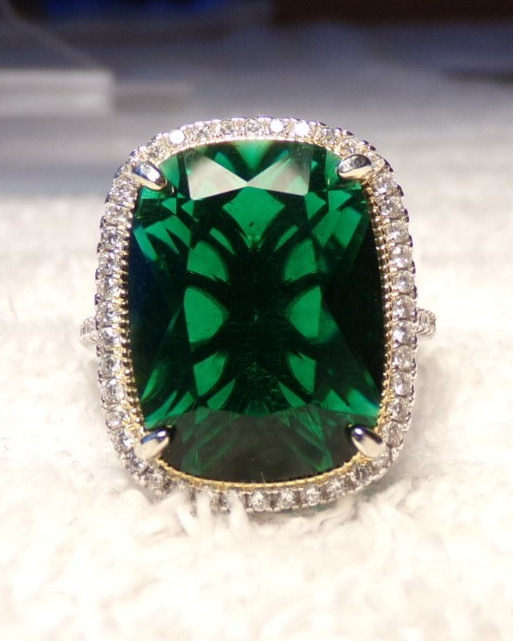 VTG FUZION CREATIONS STERLING GOLD EMERALD GREEN CZ HALO COCKTAIL RING SIZE 7 !!
