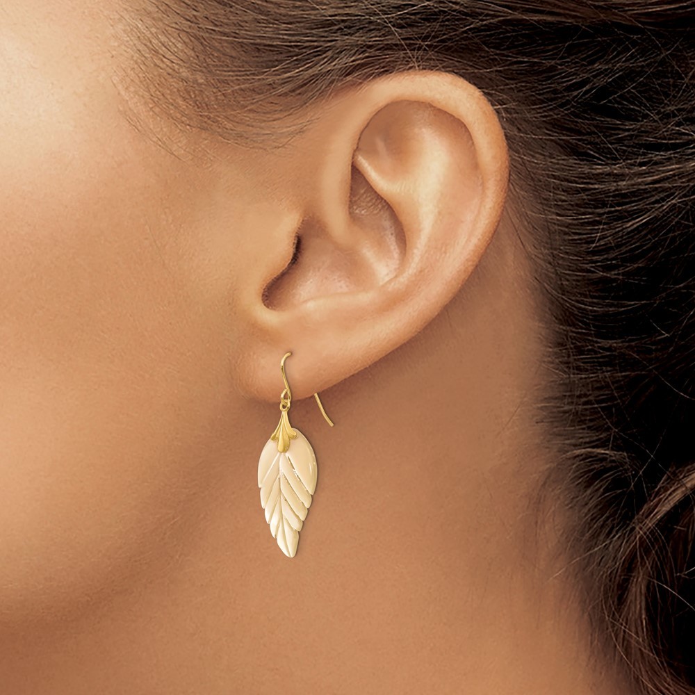 14k Yellow Gold Mother of Pearl Leaf Dangle Earrings For Womens 0.27g