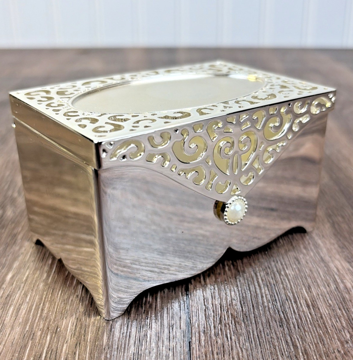 Things Remembered Silver Tone Hinged Filigree Jewelry Box Trinket 4″ x 2.5″
