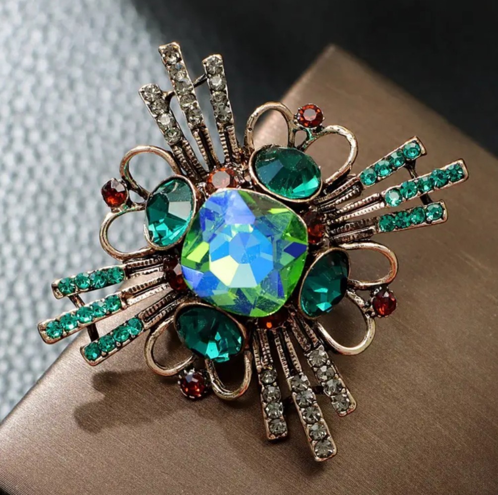GREEN CRYSTAL & RHINESTONE VTG BUTTERFLY BROOCH PIN~MOTHER’S DAY GIFT FOR