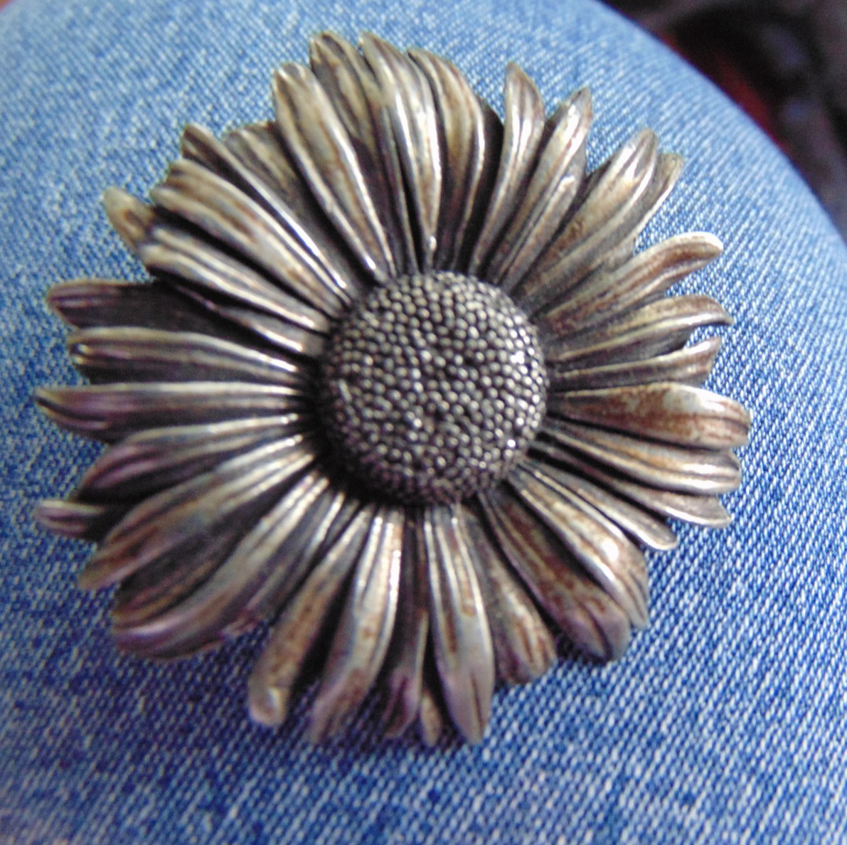 SEAGULL PEWTER “SUNFLOWER” PEWTER PIN..2006