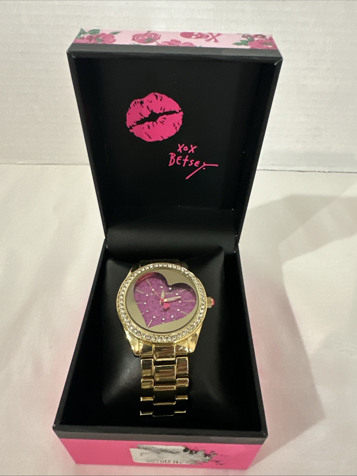 Betsey Johnson 💋 Link Band and Purple Glitter Heart w Crystals- Dial Watch