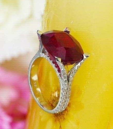 2.50Ct Cushion Cut Simulated Red Ruby Solitaire Split Ring 14K White Gold Plated