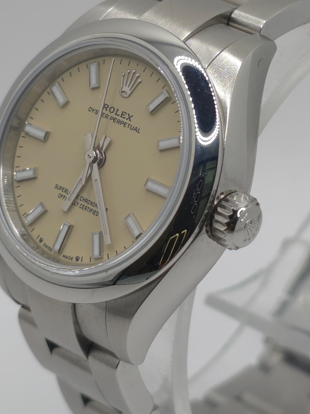 2025 Rolex Oyster Perpetual 28 276200 Beige Dial on Oyster Complete