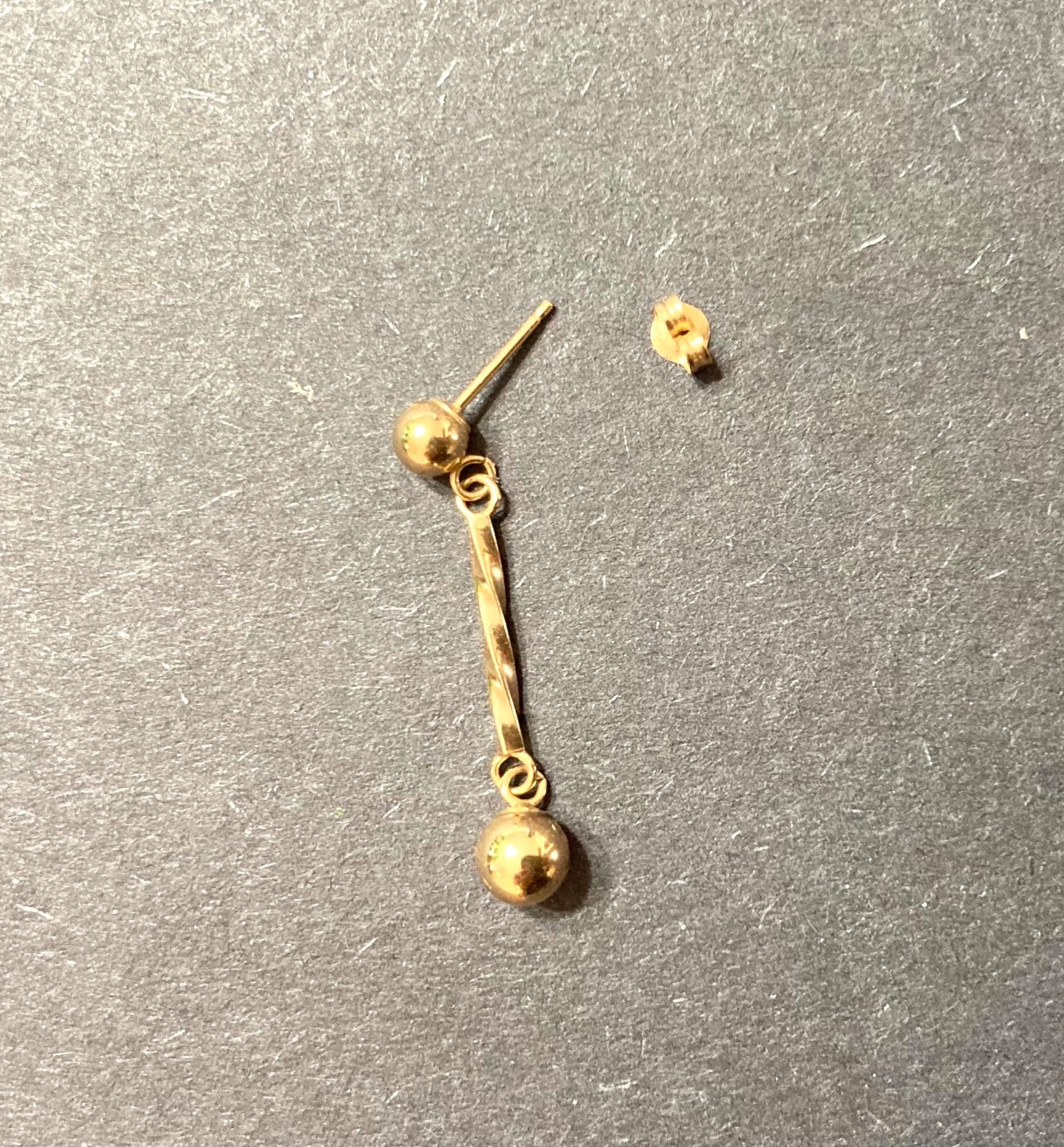 14K Yellow Gold Single Dangle/Drop Pierced Earring .31 G