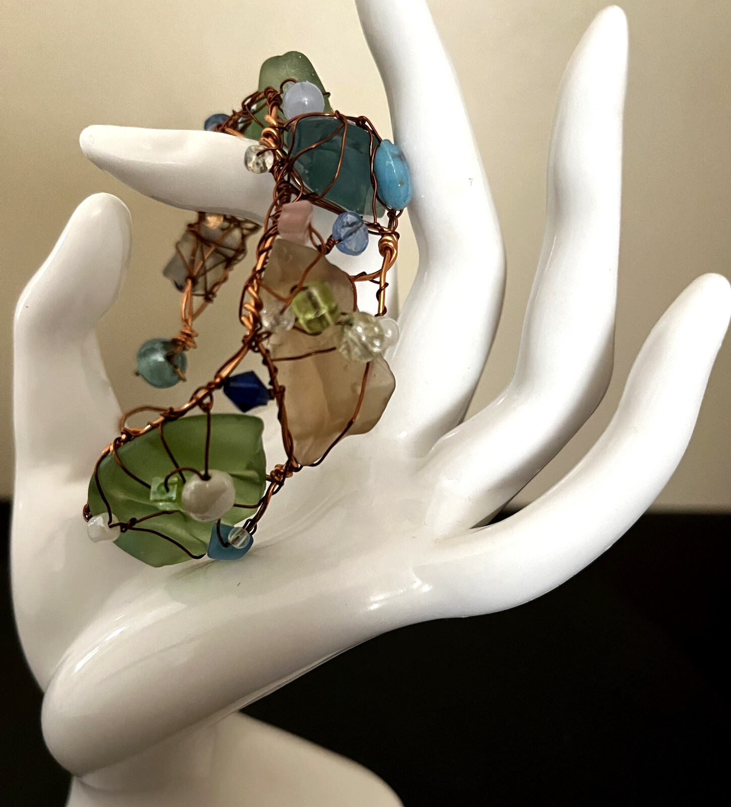 🌊 HANDCRAFTED SEA GLASS BRACELET • COPPER‑WRAPPED COASTAL BLUE/GREEN • 7”
