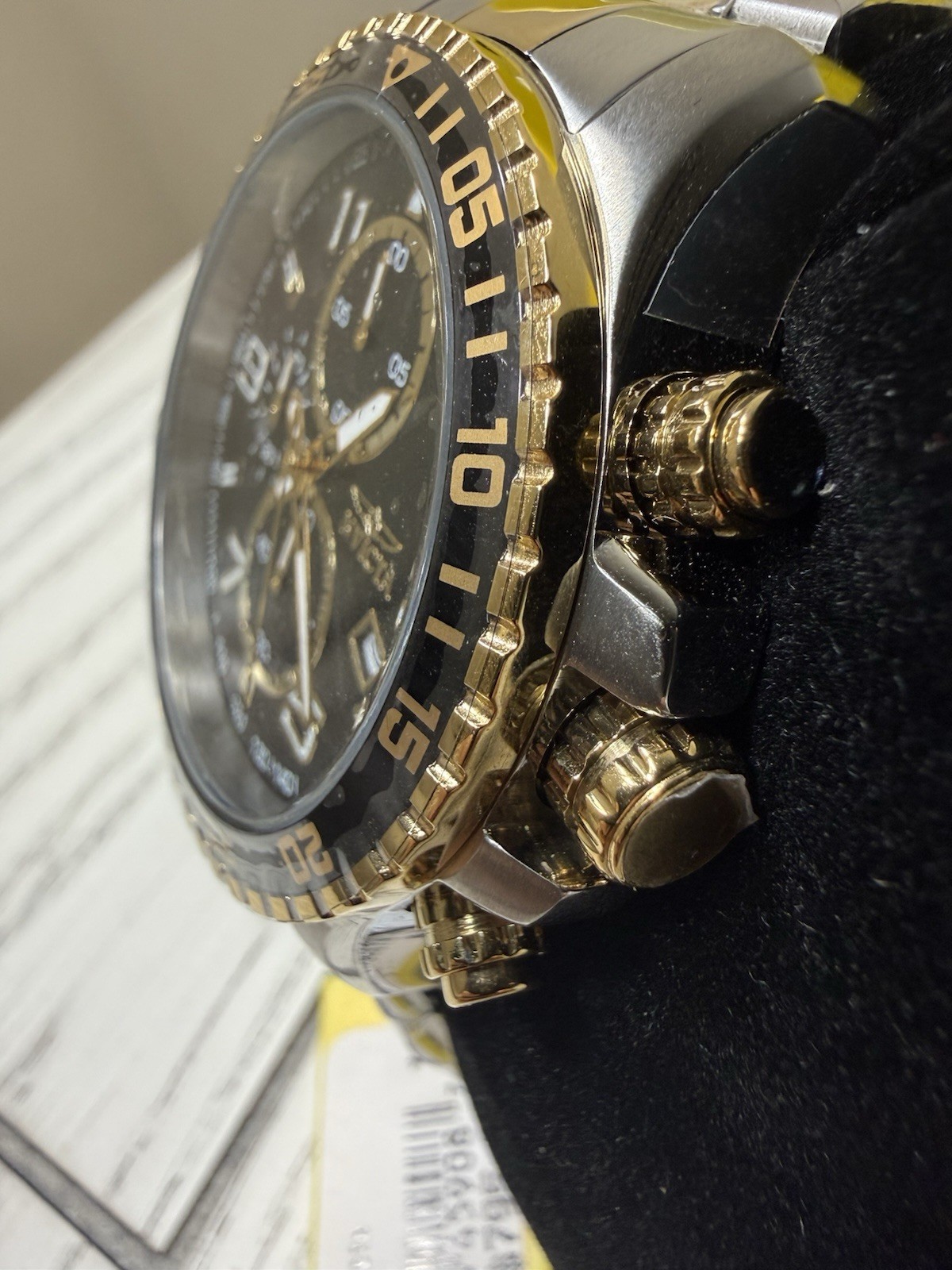 Invicta Men’s Quartz Chronograph Watch Black Dial gold sliver Steel 50m gift