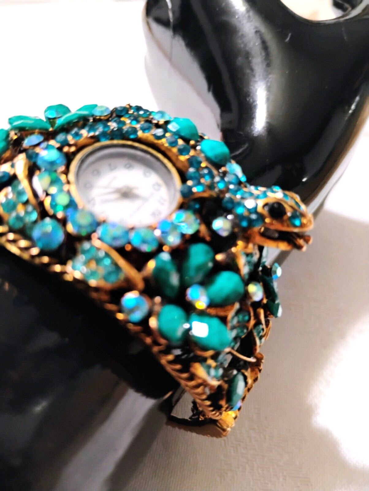 NWOT Jessica Carlyle Bejeweled Lizard Bracelet Watch