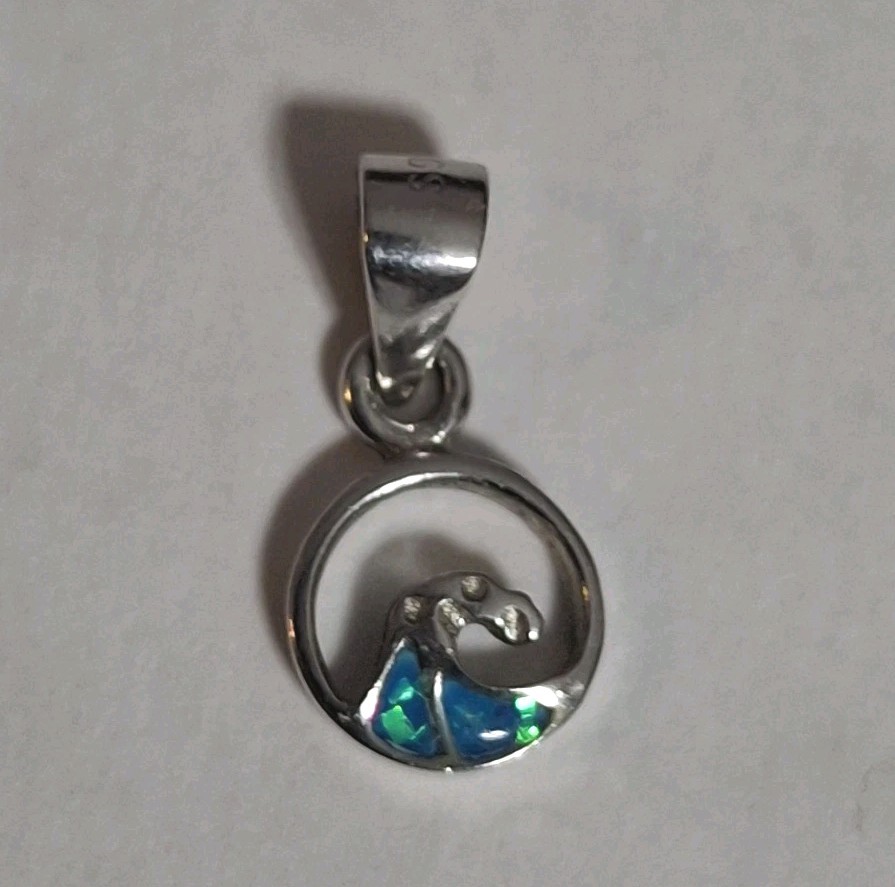 S925 D sterling Silver Small Blue Opal Inlay Hawaiian Wave Pendant 0.5g