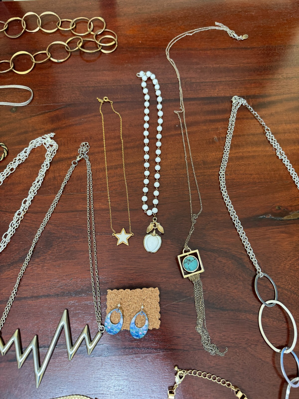 MIXED JEWLERY LOT – EARRINGS, RINGS, BRACELETS, NECKLACES, PINS- MORE