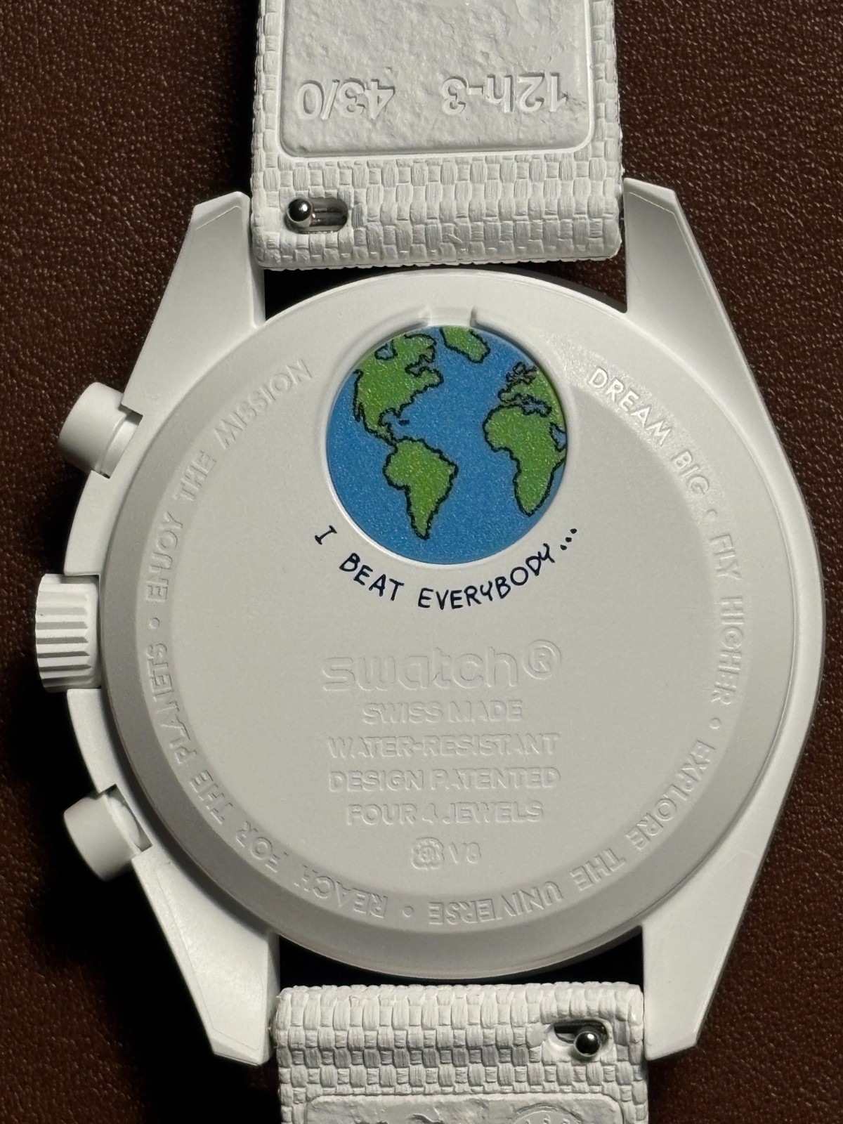 Brand NEW Never Worn Swatch OMEGA MISSION TO EARTHPHASE – MOONSHINE GOLD