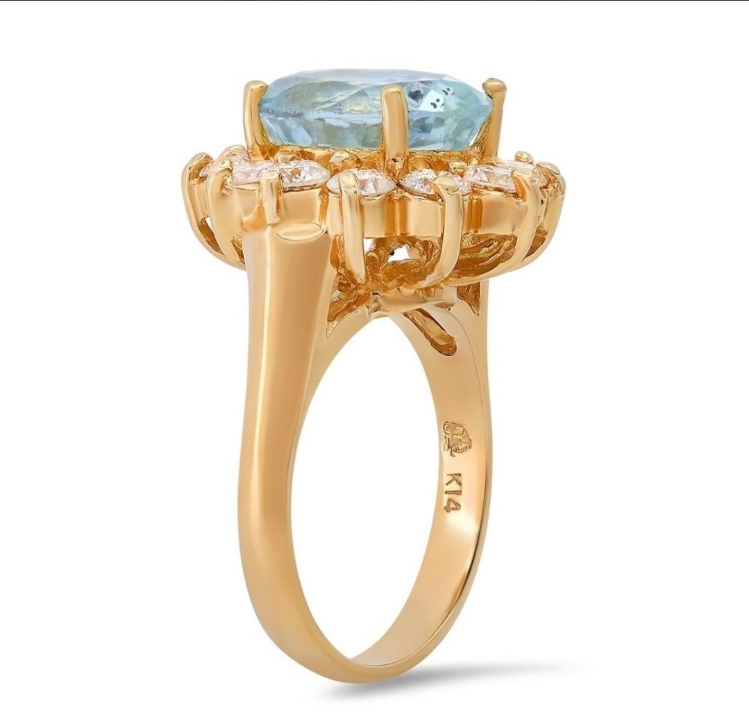 Natural Aquamarine 3 Carats set in 14K Yellow Gold Ring with 1.75 CTW Diamonds