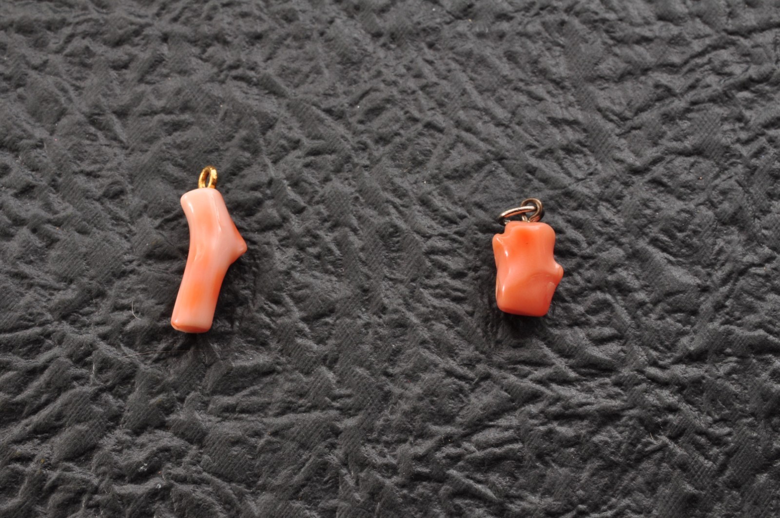 Japan vintage Coral Carved 6 items Pendant (122.5ct) Certificate Japanese motif.