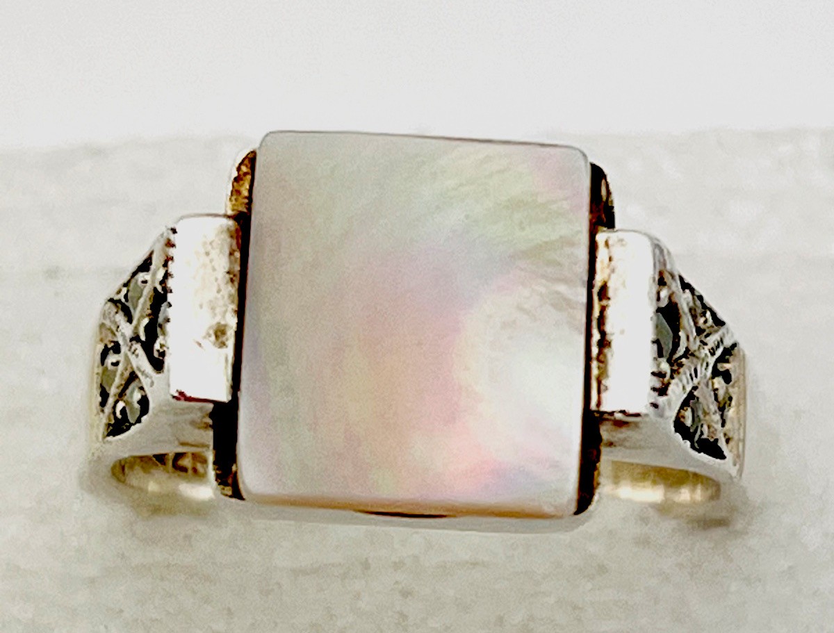 Sterling Silver 925 6.7 Gram 8 Marcasite Mother Of Pearl Ring Size 9
