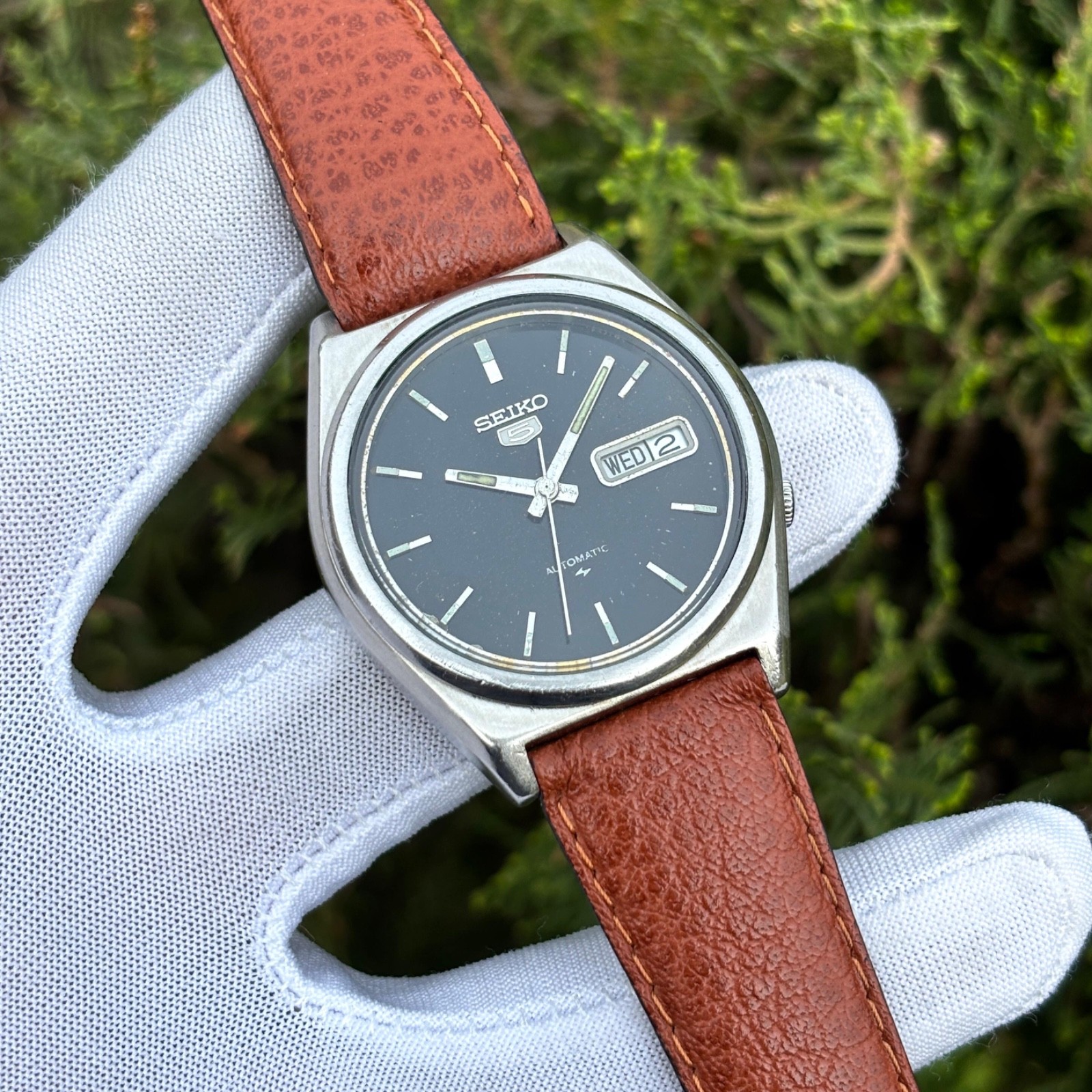 Vintage Seiko 5 Automatic Dress Formal Black Dial Japan Made Men Watch 7009-8760