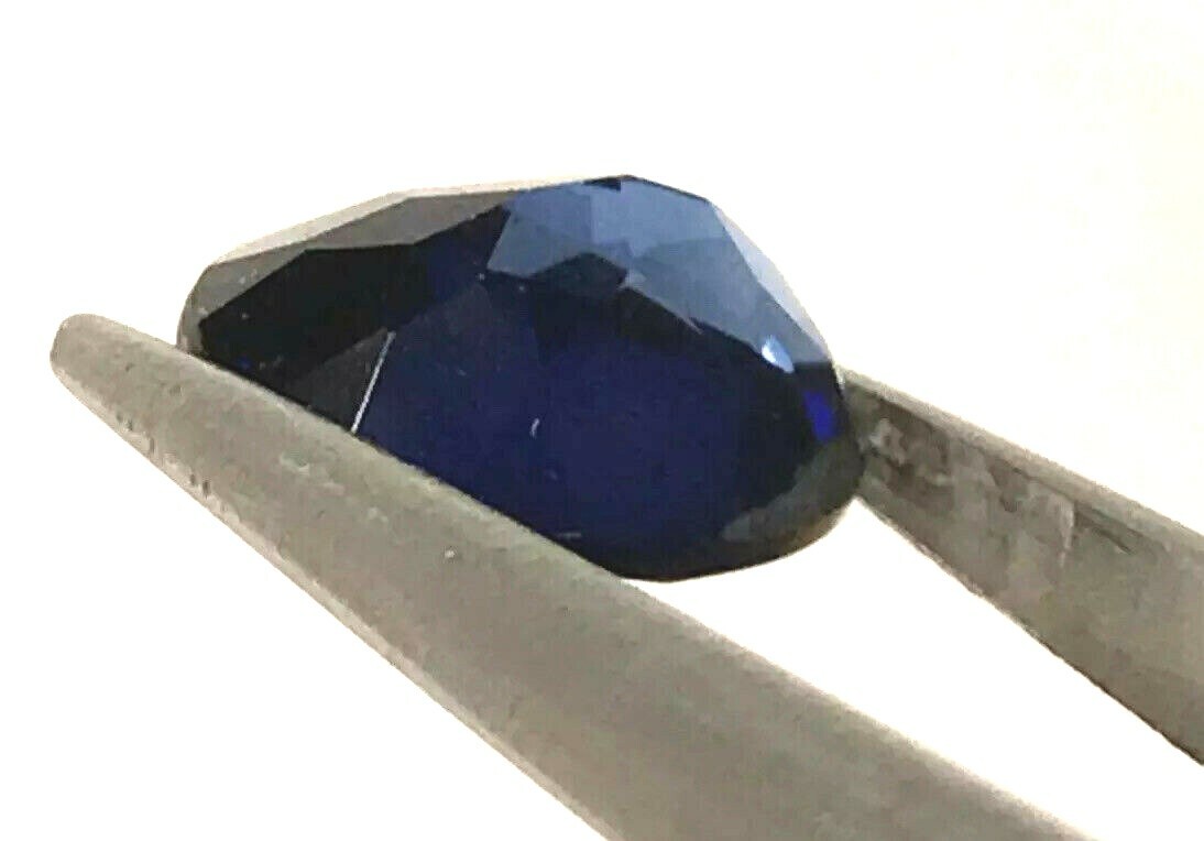 3.85 Ct Natural Blue Sapphire, Excellent Oval Cut , VVS Clarity,9 mohs