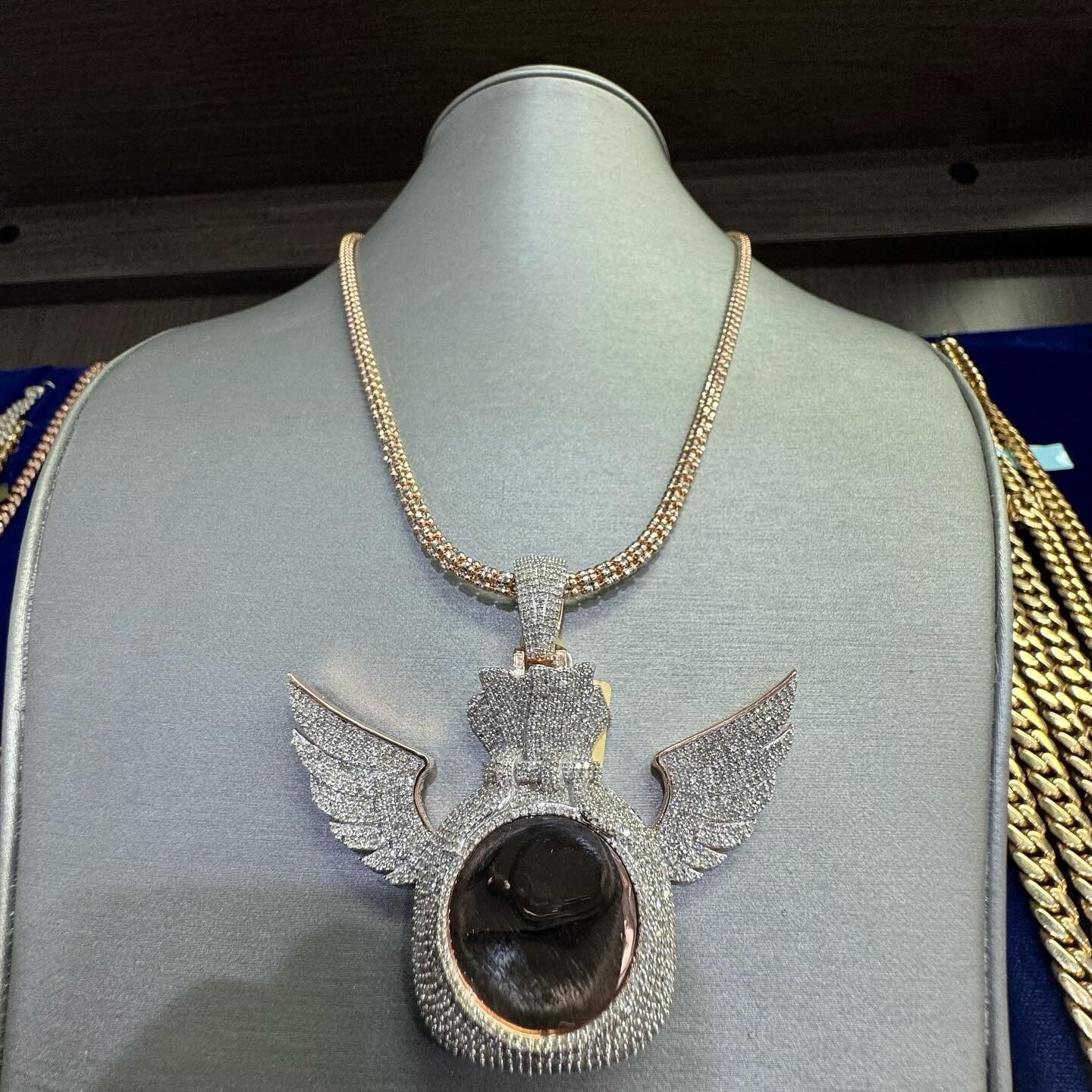 5.00 Ct VVS1 Moissanite Money Bag With Wings Photo Pendant 925 Sterling Silver