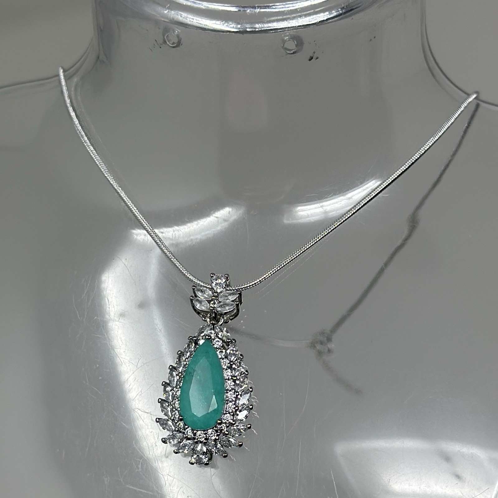 Vintage Silver Tone Blue Teardrop Aqua Color Double Halo Rhinestone Necklace 18”