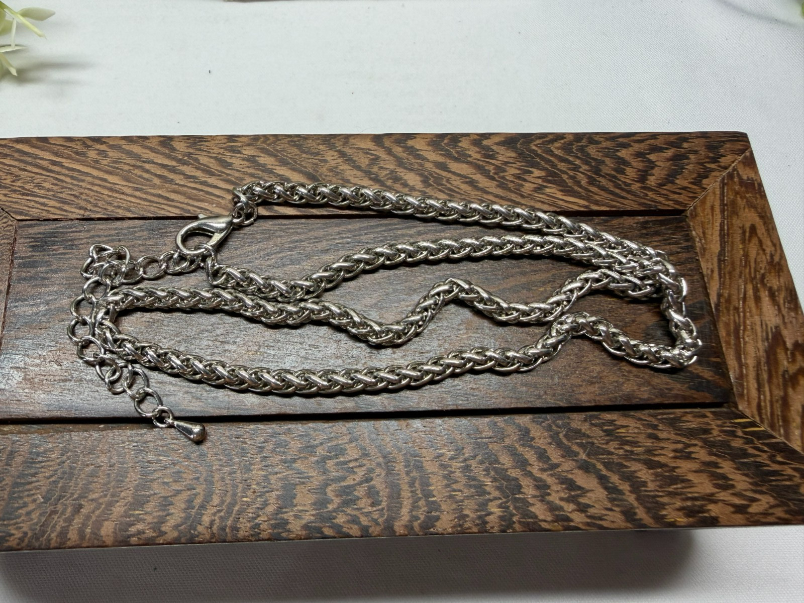 Simple Silver Tone Spaghetti Wheat Chain 18″ 2K Retro Modern Boho – 22g