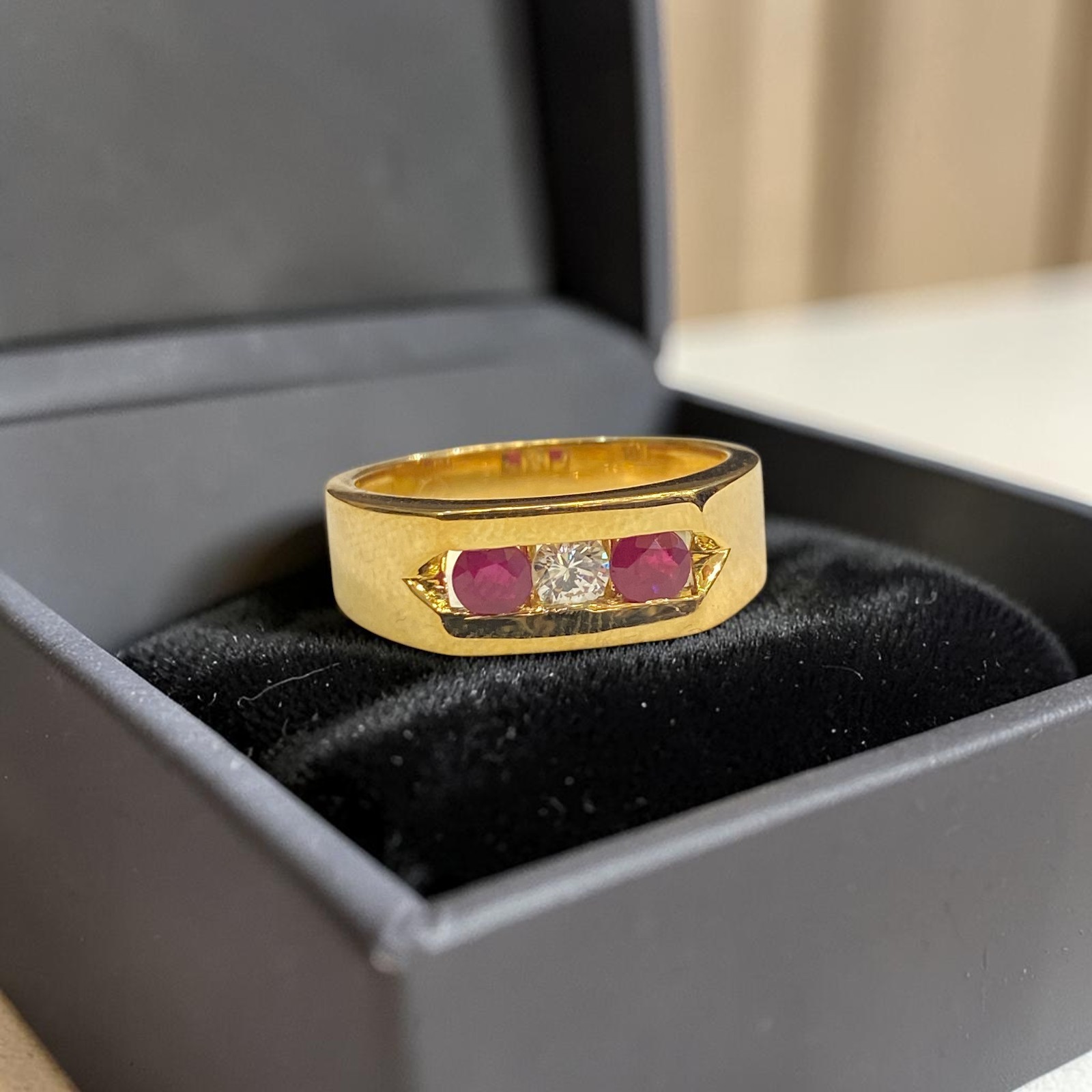 0.70 Cts Round Brilliant F/VS1 Diamonds Channel Set Ruby Men’s Ring In 18K Gold