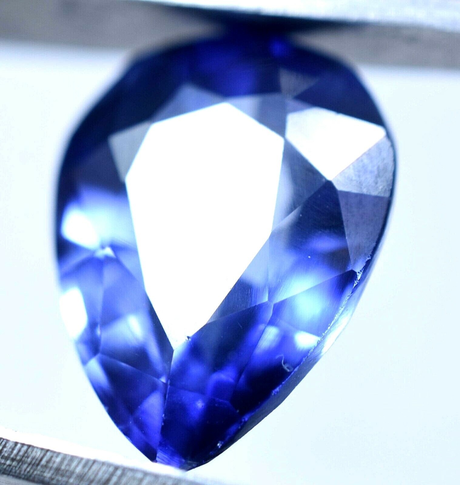 4.90 CT Natural california Benitoite GGL Certified Top Quality Treated Gemstone